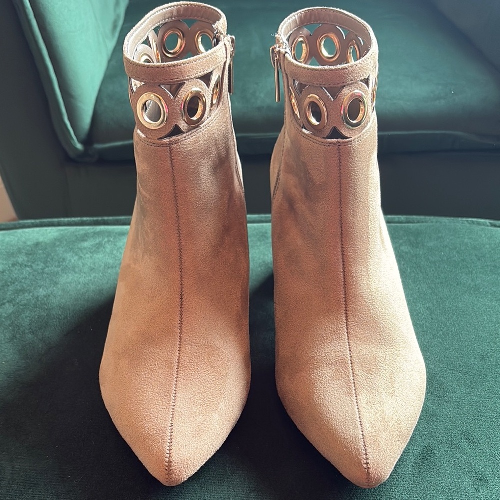 Cato Tan Ankle Boots with Pointed Toe and Decorative Studs - Picture 4 of 10